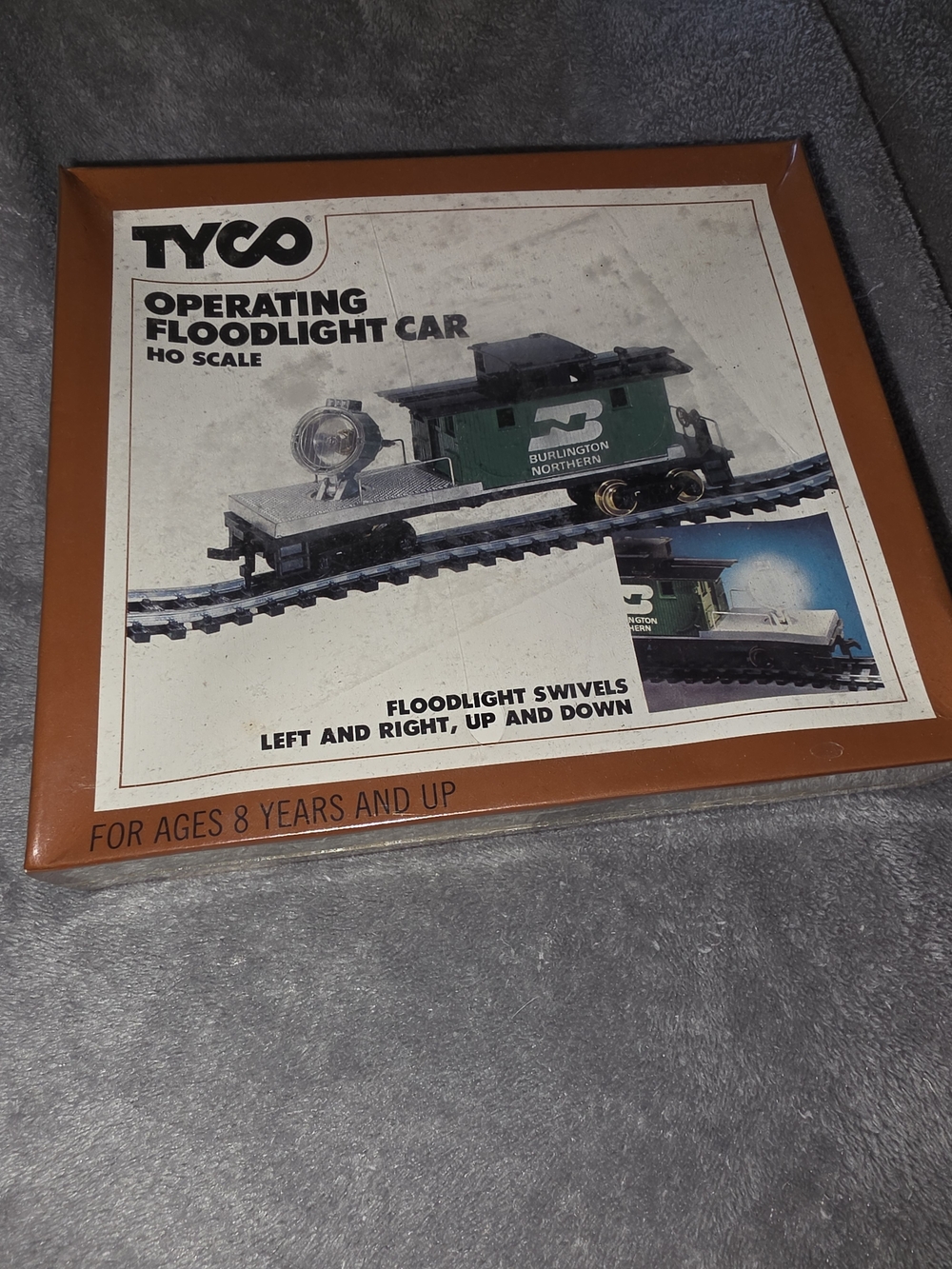 ^ TYCO Operating Floodlight Car HO Scale - Green